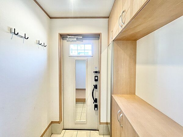 玄関を拡大表示