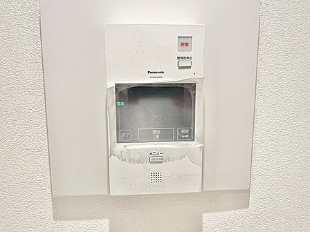 日々の暮らしをより安全で安心なものにするための、丁寧な配慮が感じられる設備が整っています。