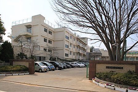 さいたま市立大門小学校(752m)