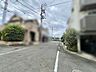 外観：緑豊かな街並みに包まれ、穏やかな時間が流れる落ち着いた住環境です。