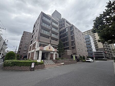 リフォーム工事中ですが、室内内見できます。