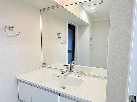 すっきりと整えられた空間が心地よい、清潔感に満ちた洗練された佇まい。