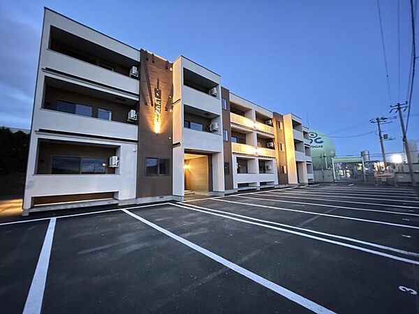 apartment 北海道北見市中ノ島町1丁目2番地18号
中ノ島町の賃貸情報を見る
物件地図