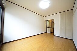 エス・ドミール 1階ワンルームのリビング/ダイニング