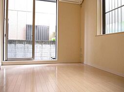 エスト高井戸 1階ワンルームのリビング/ダイニング