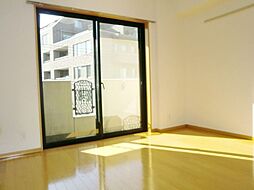 ラグジュアリーアパートメント砧 3階1Kのリビング/ダイニング