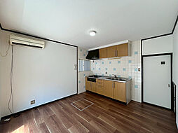 勧修寺平田町 3DKのリビング/ダイニング