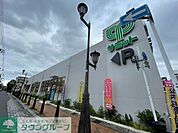 徒歩9分。サミットストア 浦安駅北口店 660m