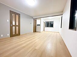 高岡市鐘紡町　戸建て 4SLDKのリビング/ダイニング