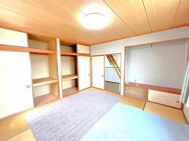 室内 高岡市鐘紡町8-8