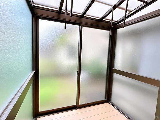 室内 砺波市秋元200-6