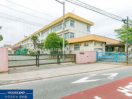 八王子市立散田小学校 130m