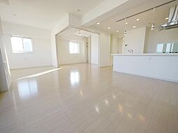 JR埼京線 武蔵浦和駅 徒歩9分の賃貸マンション 6階2LDKのリビング/ダイニング