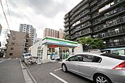 ファミリーマート与野駅西口店 914m