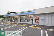 ローソンさいたま東門前店 徒歩9分。 690m