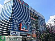アルシェ 徒歩13分。デパート 990m