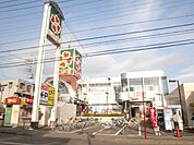ライフ指扇店 1067m