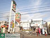 ライフ指扇店 徒歩10分。 770m