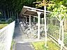 その他：駐輪場：駐輪場が完備されております。雨の日でも屋根があるので、安心してご利用いただけます。