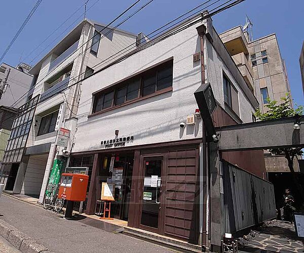 画像27:京都大宮丸太町郵便局まで87m 丸太町通り沿いで分かりやすい郵便局