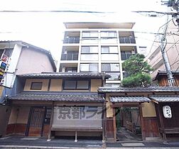 京都府京都市中京区押小路通富小路西入橘町（賃貸マンション2LDK・1階・61.68㎡） その1