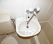 ユニットバス内の洗面台です