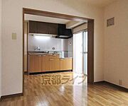 外にはバルコニーがあります