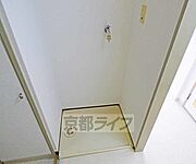 洗濯機が置けます。