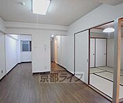 広いダイニングのファミリー向けのお部屋です。