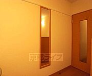 鏡も付いていますので身だしなみもバッチリです。