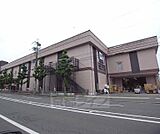 ケーヨーデイツー 嵯峨店まで1214m 丸太町通り沿いにあり、ガレージが広く利用しやすいです。