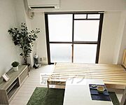 洋室6帖 家具付きが嬉しいですネ