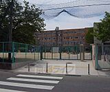 神川小学校まで1100m