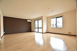 アーバン椿 202 2階2LDKのリビング/ダイニング