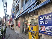 ゲオ豊玉店 徒歩8分。レンタルビデオ 600m