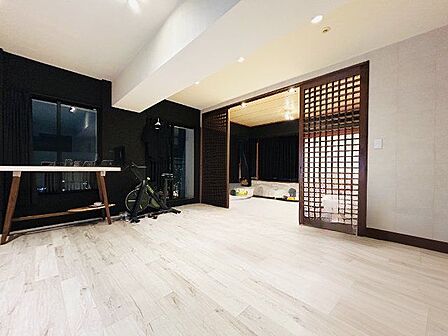 建具や照明にもこだわったおしゃれなリビングダイニング! ※一部CG加工により残置物を除去しています。