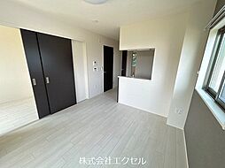 JR中央本線 八王子駅 バス28分 新川口下車 徒歩5分の賃貸アパート 2階2LDKのリビング/ダイニング