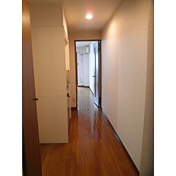 JR中央本線 八王子駅 バス12分 石川入口下車 徒歩7分の賃貸マンション 1階1Kのリビング/ダイニング