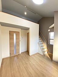 多摩都市モノレール 松が谷駅 徒歩8分の賃貸アパート 2階1Kのリビング/ダイニング