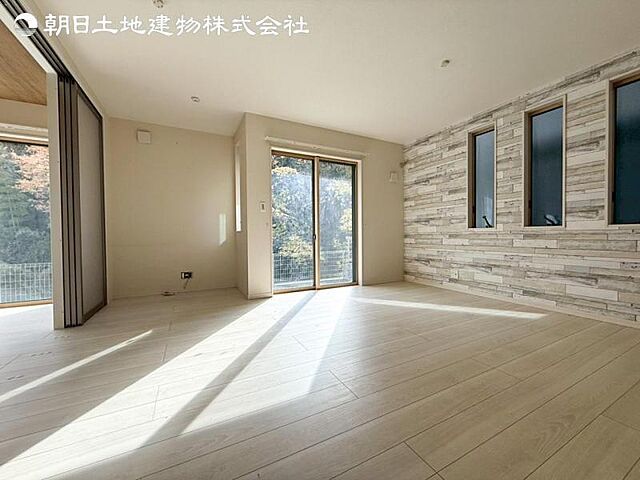 リビング/ダイニング 町田市野津田町