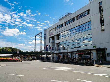 鶴川駅まで約1600ｍ