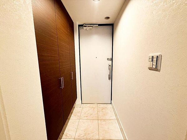 玄関を拡大表示