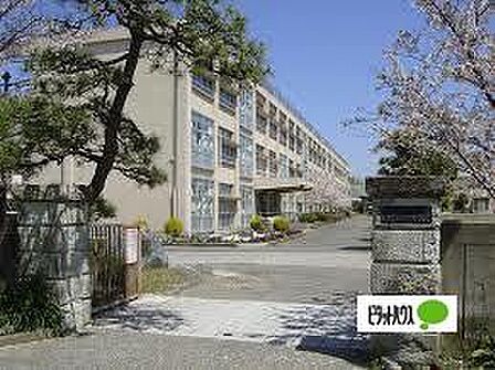 中学校「木更津市立木更津第一中学校まで1512m」