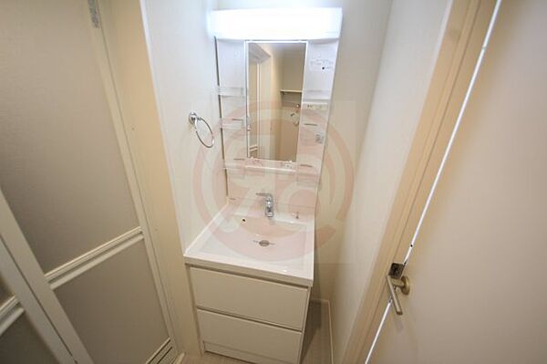 画像19:独立洗面台あり、毎朝おしゃれに忙しい女性の方におすすめです