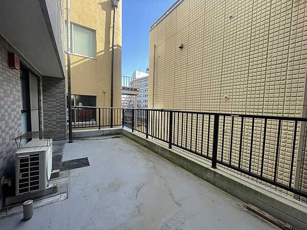 バルコニーを拡大表示