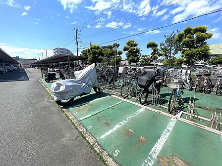バイク置場の空状況はお問い合わせください（450円〜600円/月）。