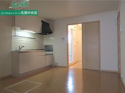 グラシアスIII 1階2LDKのリビング/ダイニング