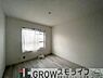 寝室：ゆったりとくつろげる寝室空間です。