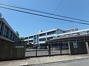 箕面市立南小学校 683m