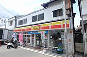 デイリーヤマザキ箕面桜井店 599m